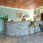 Hotel Restaurant La Creche Et Sa Piscine Interieure - Logis Hotels 3* La Chomette