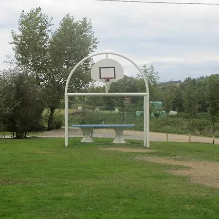 Restaurant La Crèche Et Sa Piscine Intérieure - Logis