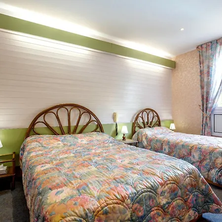 Hotel Restaurant La Crèche Et Sa Piscine Intérieure - Logis