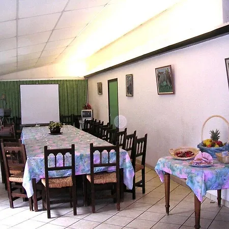 酒店 Restaurant La Creche Et Sa Piscine Interieure - Logis 拉尚内特