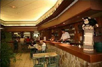 Restaurant La Creche Et Sa Piscine Interieure - Logis 拉尚内特