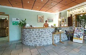 Restaurant La Crèche Et Sa Piscine Intérieure - Logis 3* La Chomette