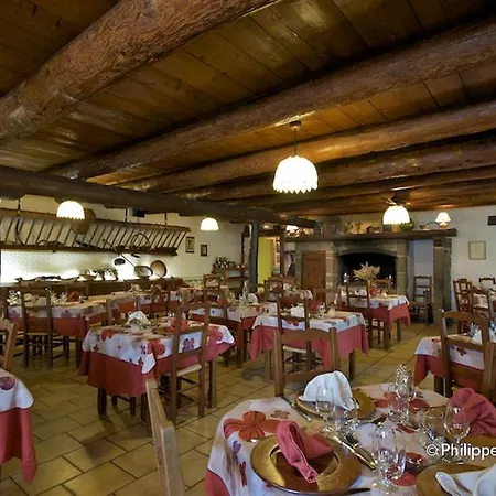 酒店 Restaurant La Creche Et Sa Piscine Interieure - Logis