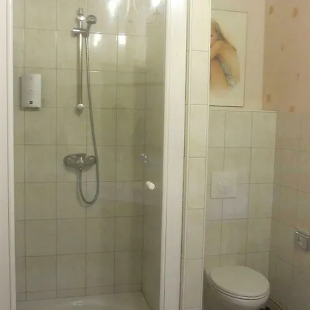 Restaurant La Creche Et Sa Piscine Interieure - Logis